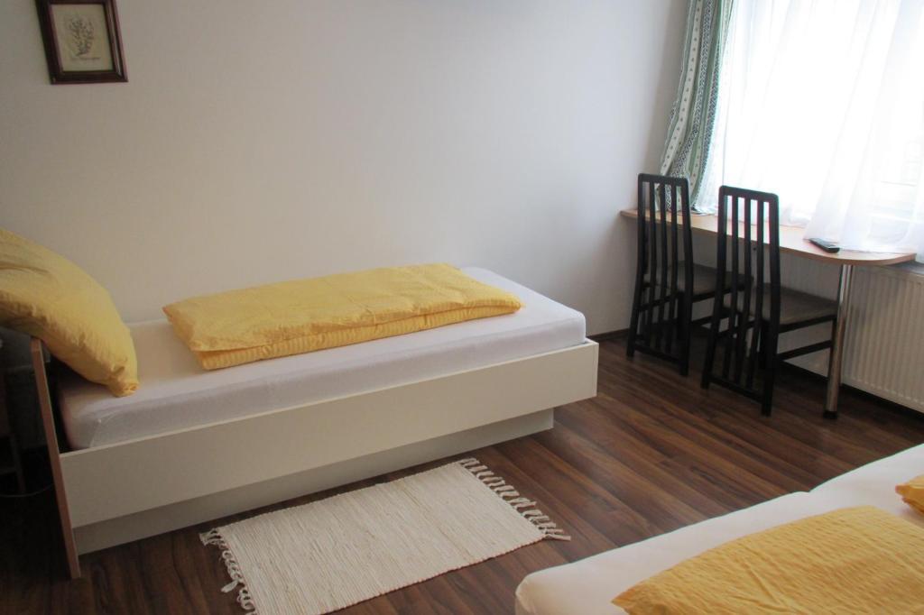 Pension Casa Topolino Винер Нойщат Стая снимка