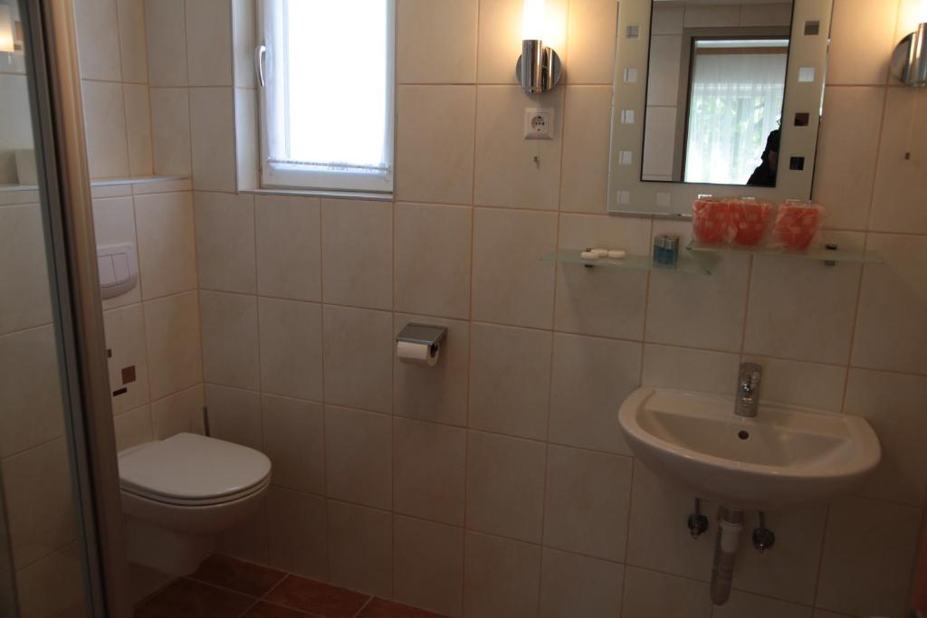 Pension Casa Topolino Винер Нойщат Стая снимка