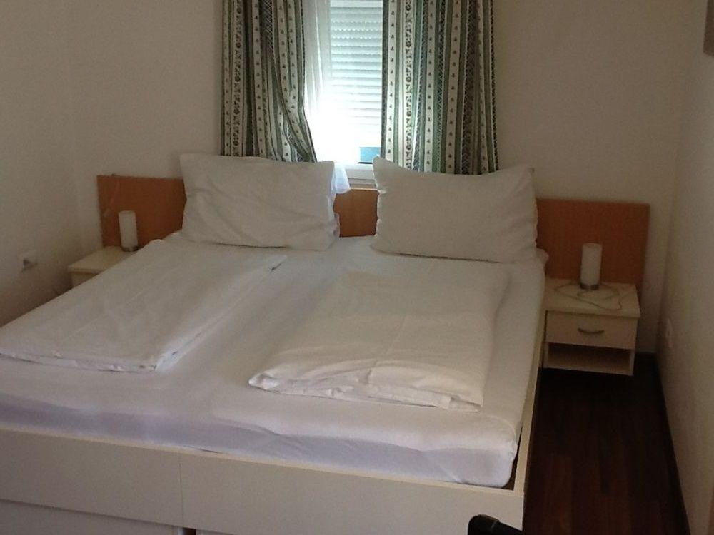 Pension Casa Topolino Винер Нойщат Екстериор снимка