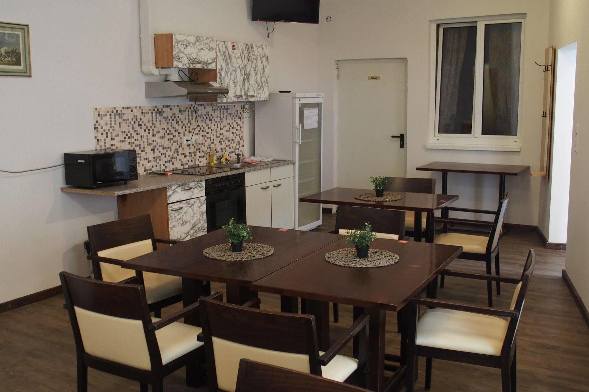 Pension Casa Topolino Винер Нойщат Екстериор снимка