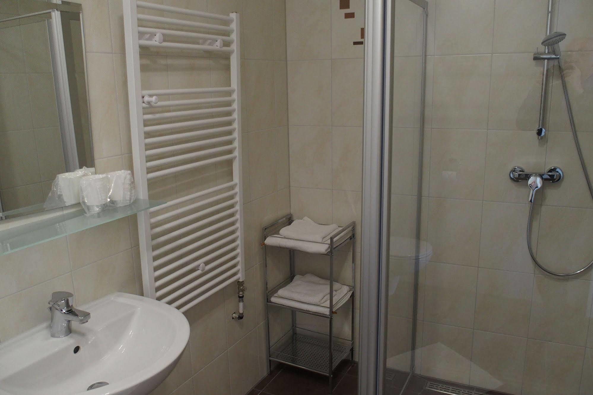 Pension Casa Topolino Винер Нойщат Екстериор снимка