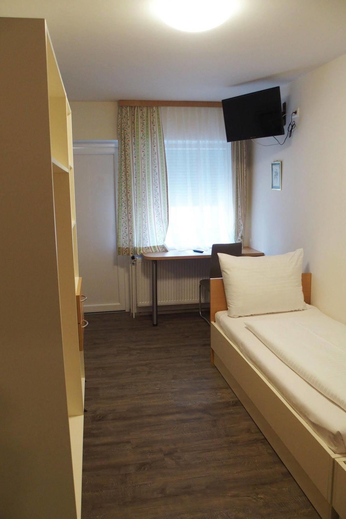 Pension Casa Topolino Винер Нойщат Екстериор снимка