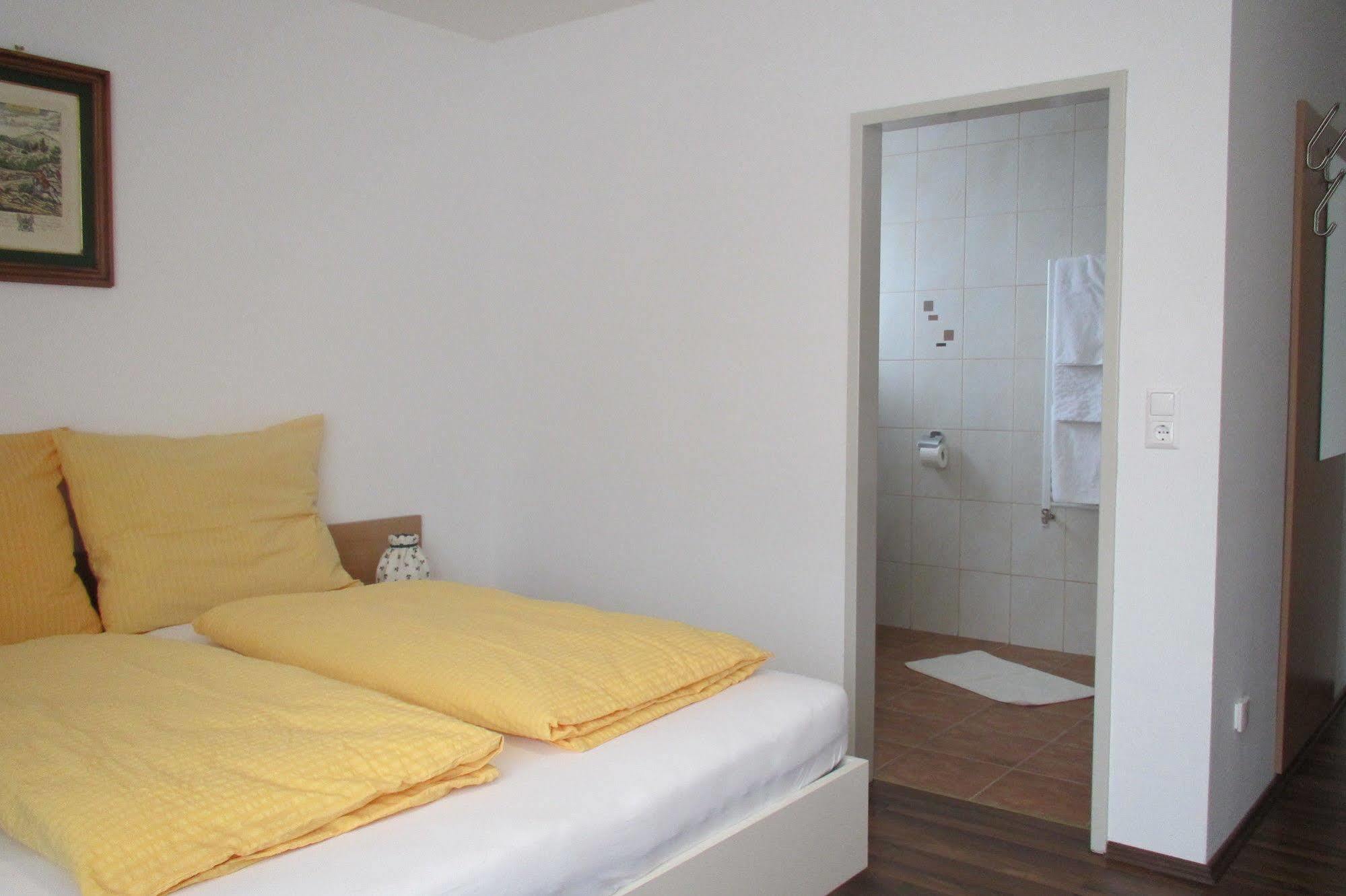 Pension Casa Topolino Винер Нойщат Екстериор снимка