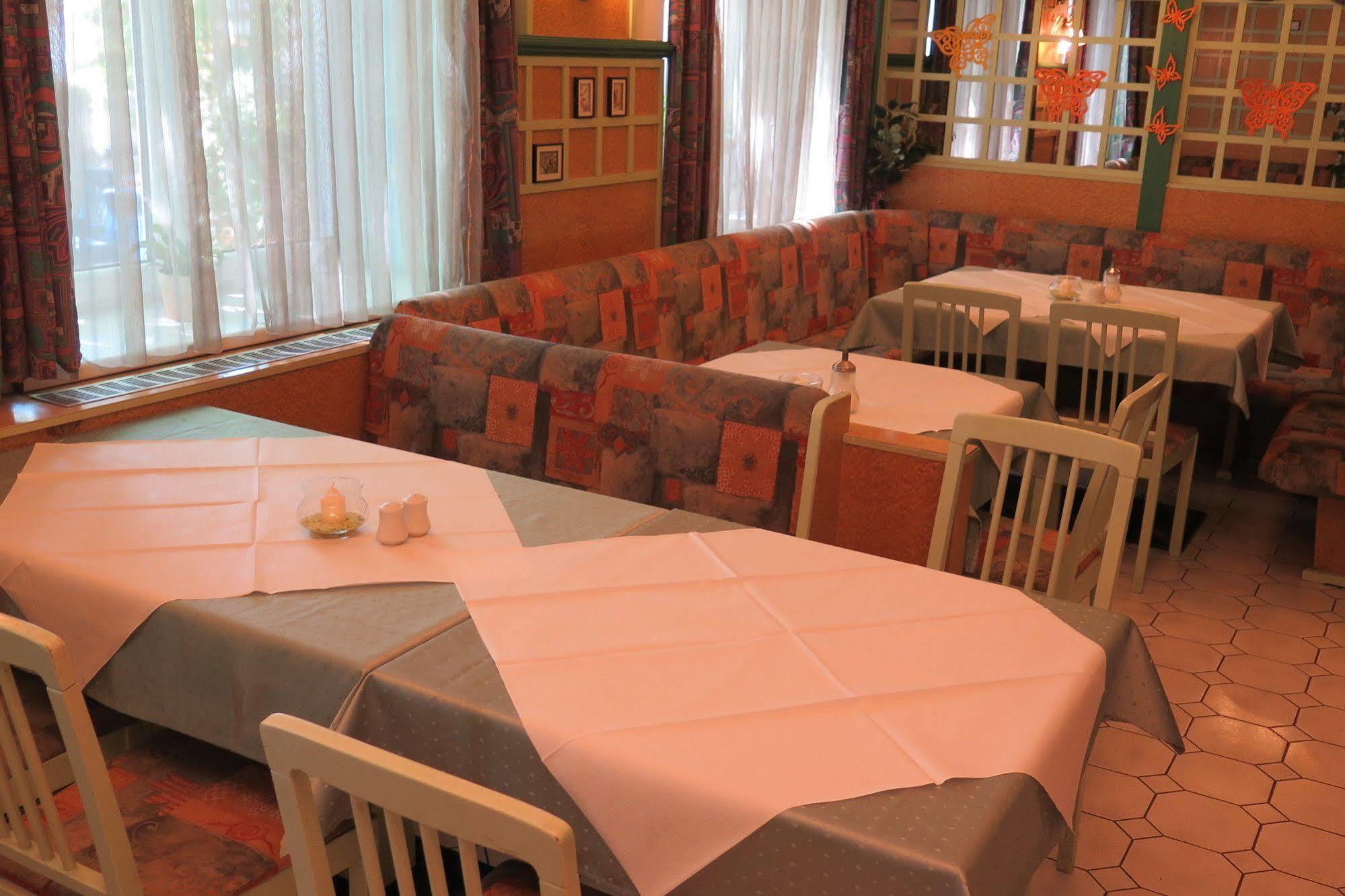 Pension Casa Topolino Винер Нойщат Екстериор снимка